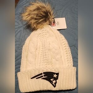 Kids White Knit Pom-Pom Beanie